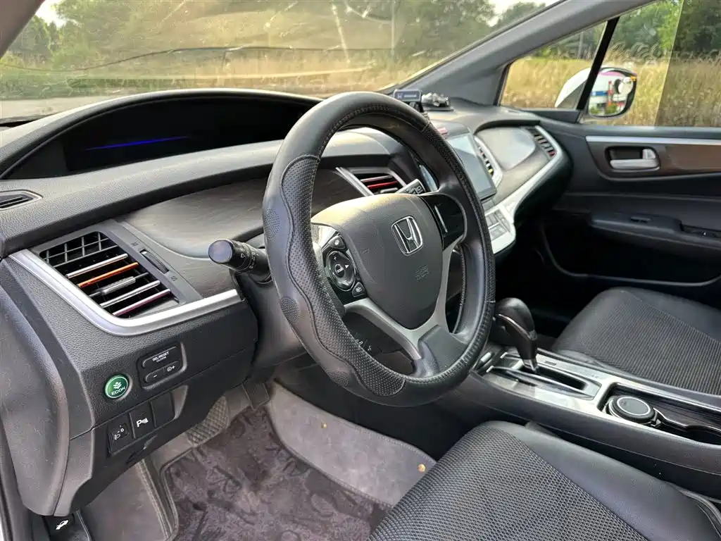 Honda Jade 2015 — фото 14