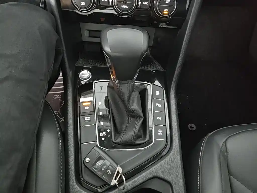 Volkswagen Tiguan L 2020 — фото 14