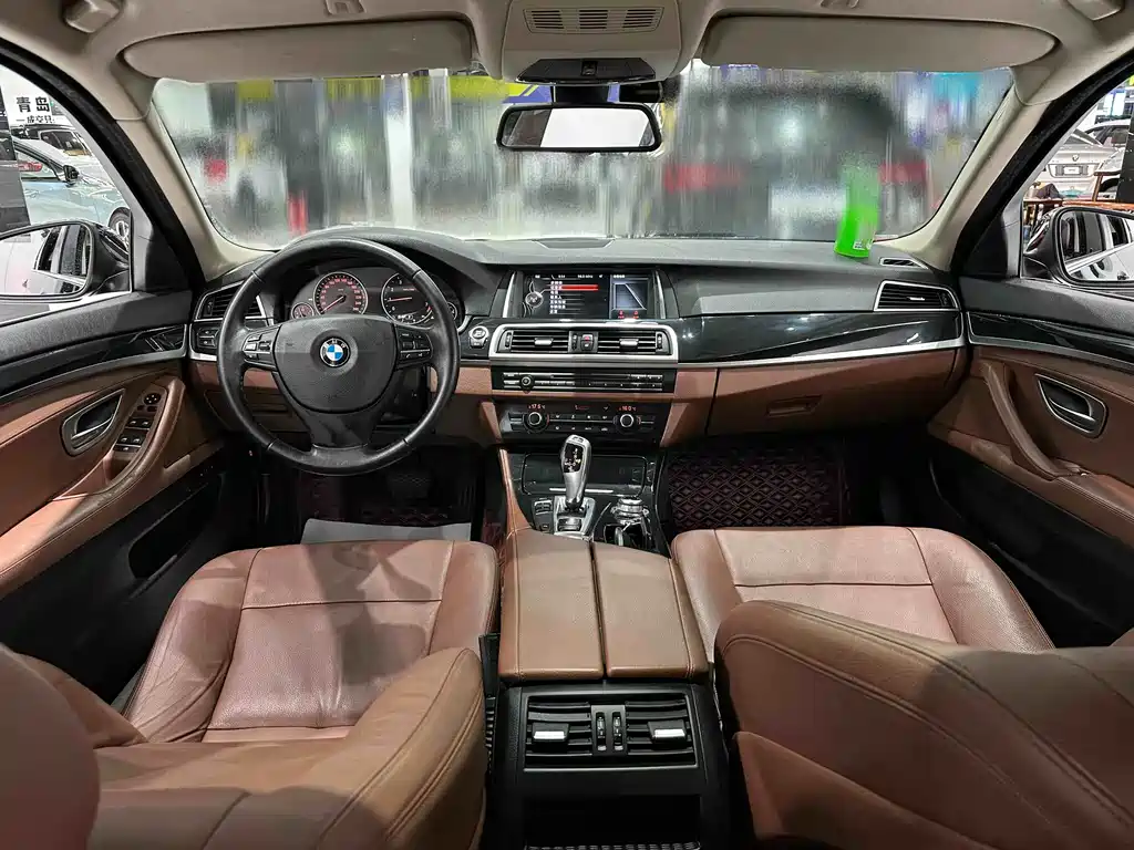 BMW 5 Series 2016 — фото 8