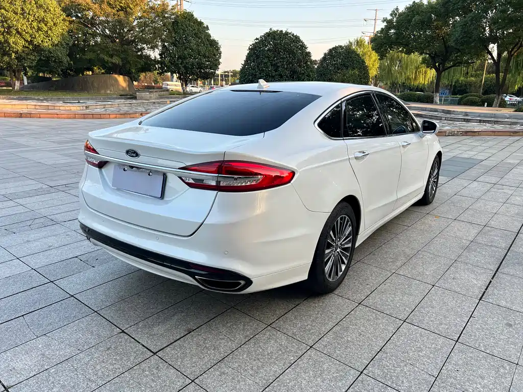 Ford Mondeo 2018 — фото 5