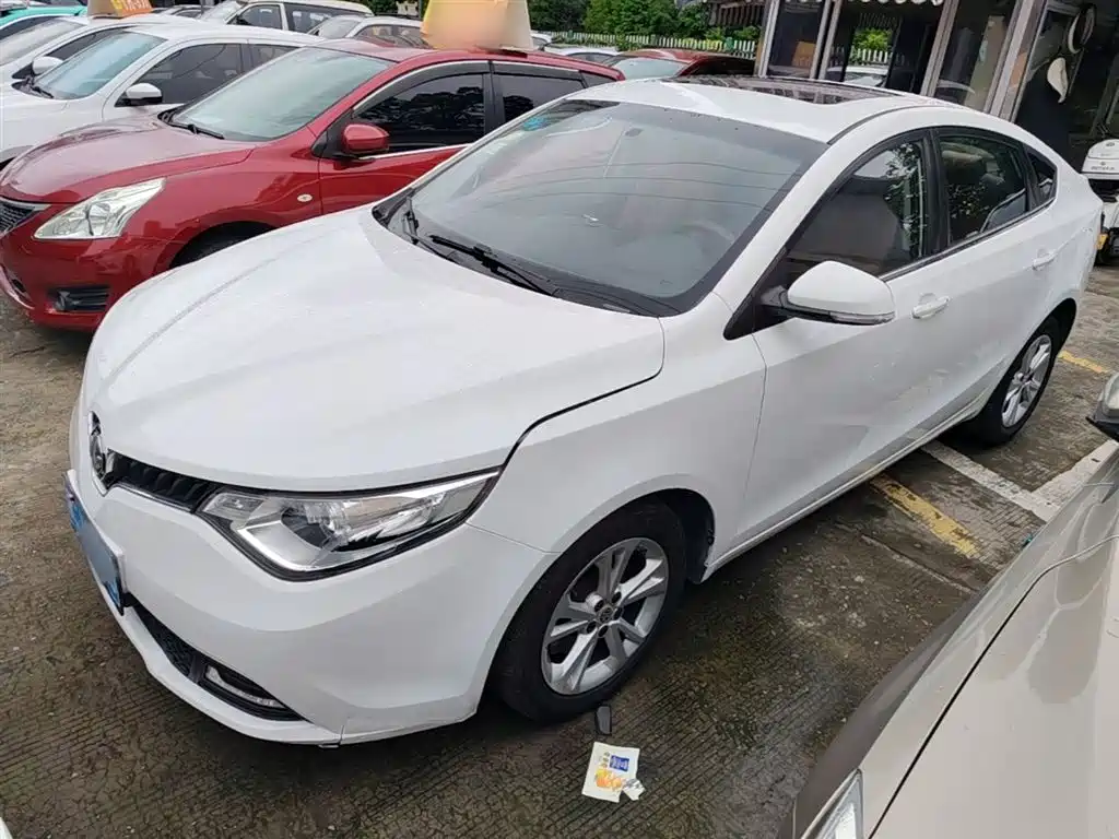 MG GT 2016