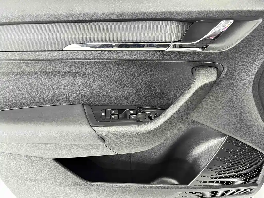 Skoda Kamiq 2023 — фото 8