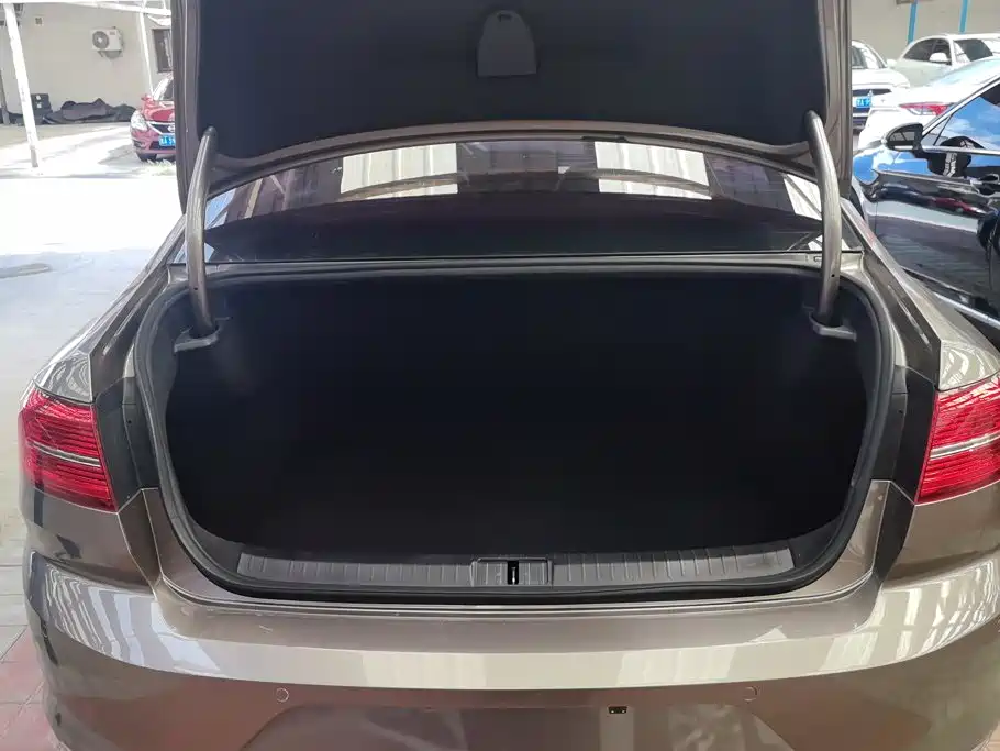 Volkswagen Magotan 2016