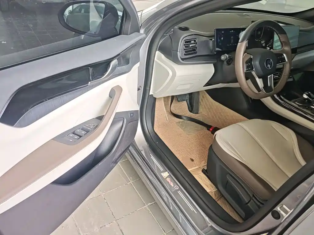 BYD Qin PLUS 2023 — фото 16