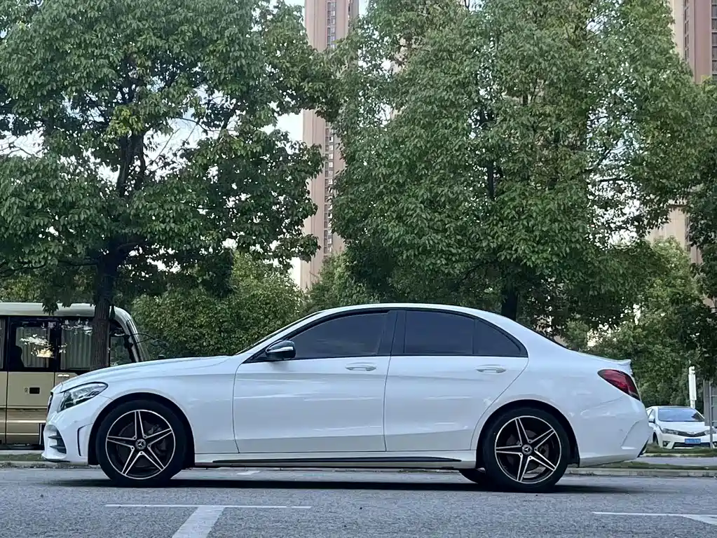 Mercedes-Benz C-Class 2020 — фото 7