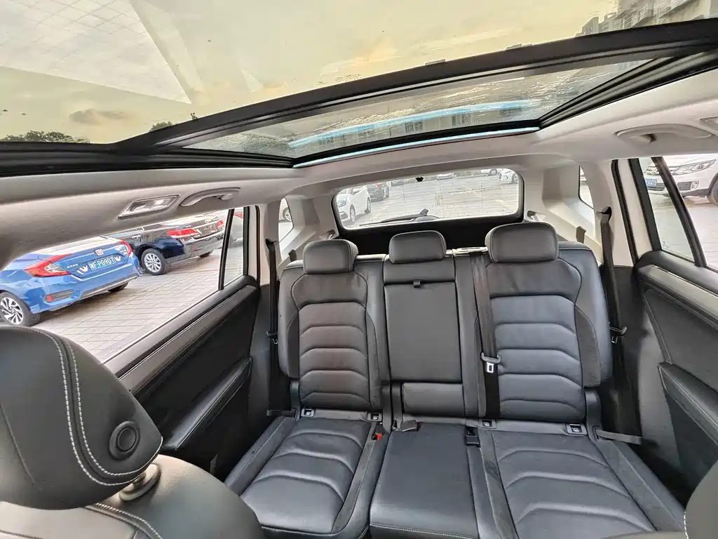 Volkswagen Tiguan L 2021 — фото 20