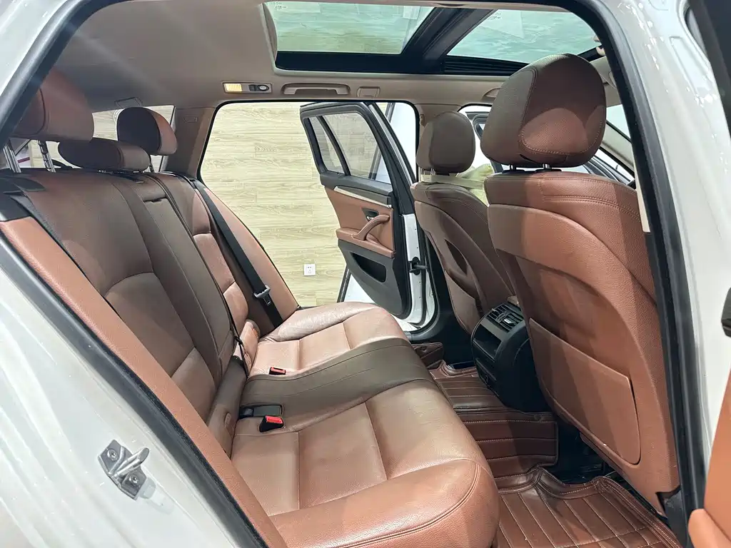 BMW 5 Series 2016 — фото 20