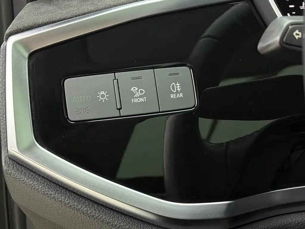 Audi Q3 2021 — фото 15