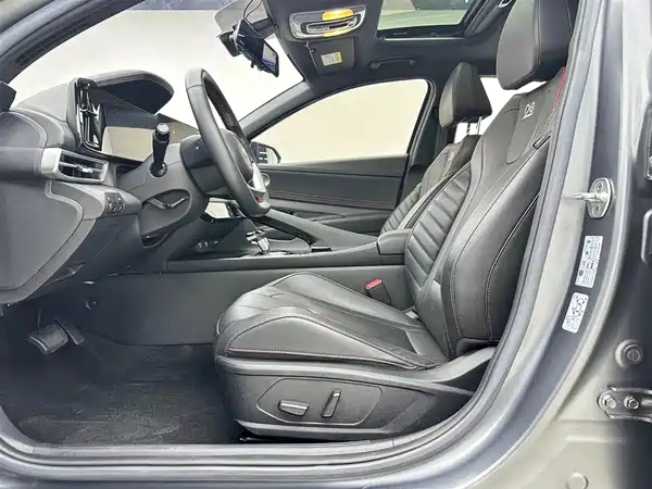Hyundai Elantra 2022