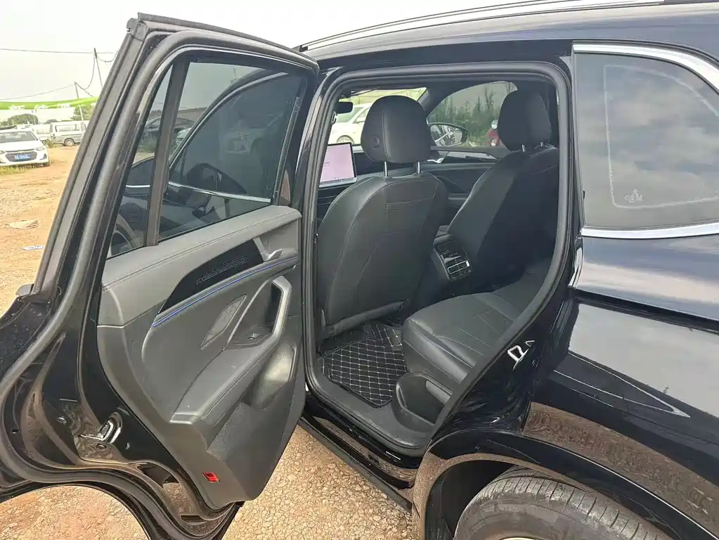 Volkswagen Tiguan L 2024