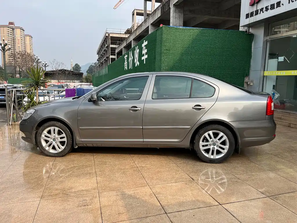 Skoda Octavia 2013 — фото 10