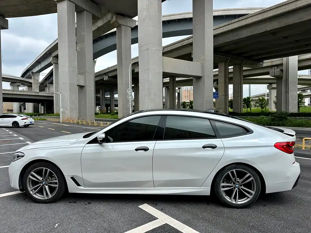 BMW 6 Series GT 2019 — фото 15