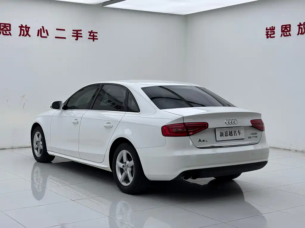 Audi A4L 2014 — фото 12