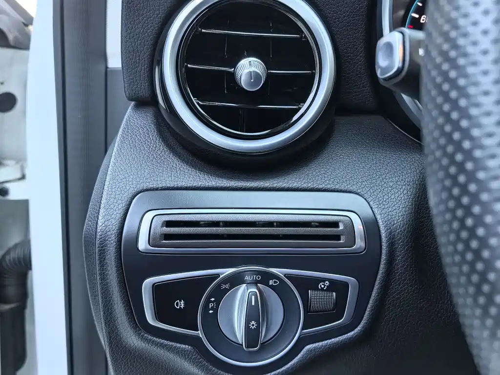 Mercedes-Benz C-Class 2020 — фото 20