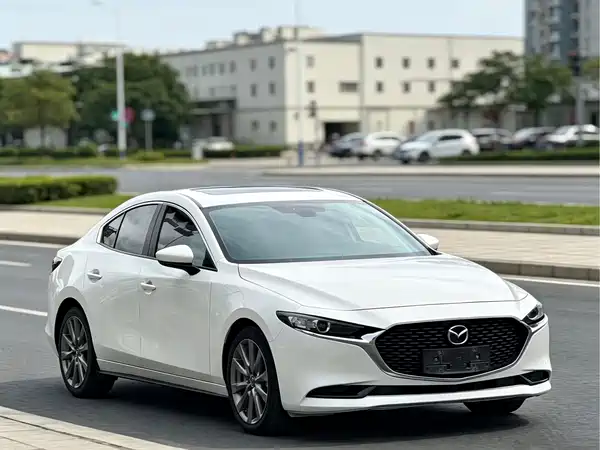Mazda 3 Axela 2022