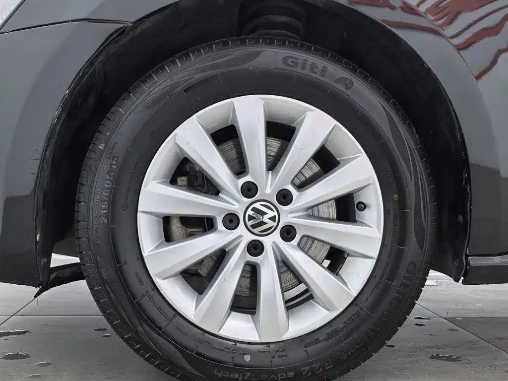 Volkswagen Passat 2015 — фото 17