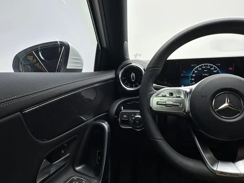 Mercedes-Benz A-Class 2019 — фото 20