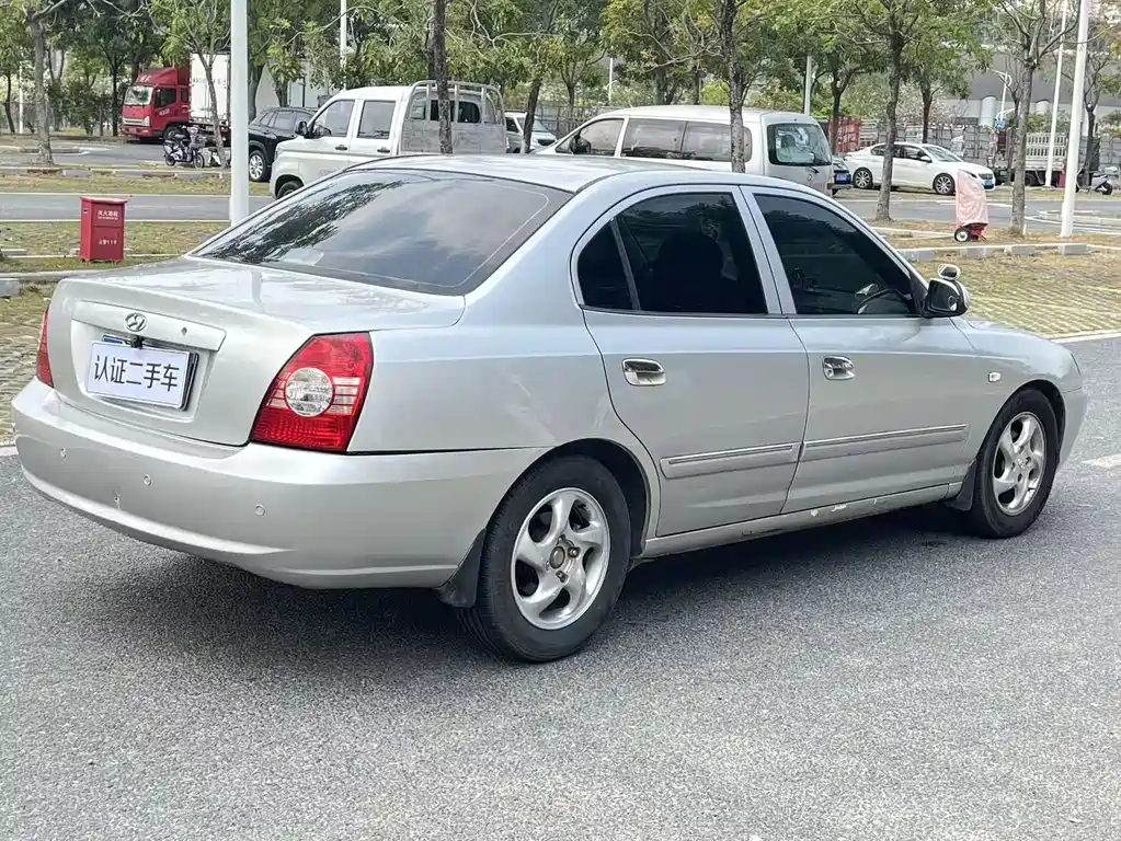 Hyundai Elantra 2005 — фото 14