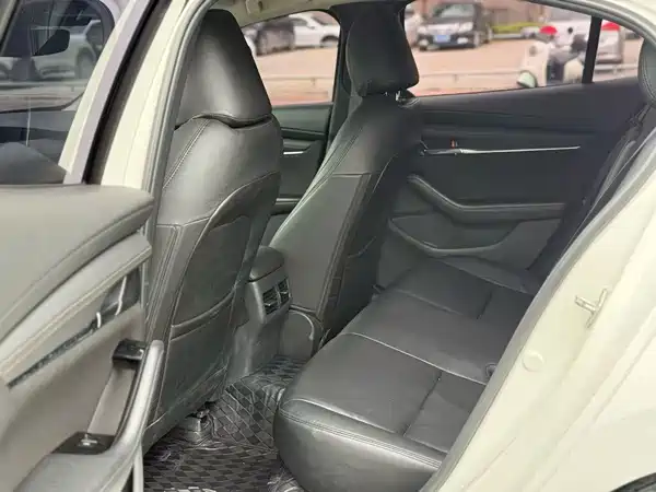 Mazda 3 Axela 2022