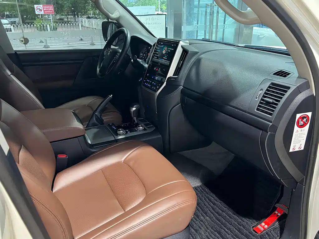 Toyota Land Cruiser 2019 — фото 24