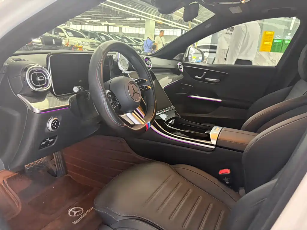 Mercedes-Benz C-Class 2025 — фото 12