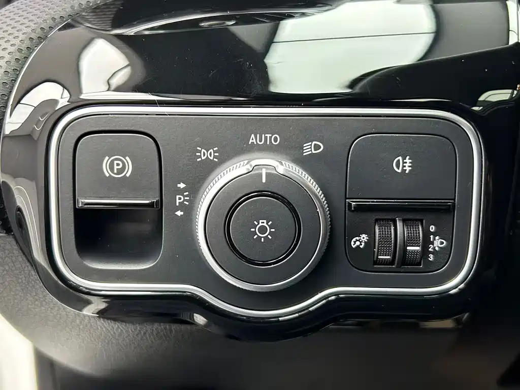 Mercedes-Benz A-Class 2022 — фото 11