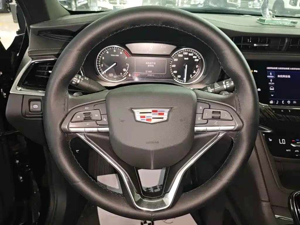 Cadillac XT6 2022 — фото 11