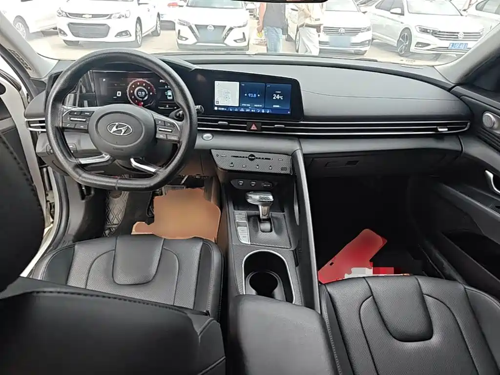Hyundai Elantra 2021 — фото 10