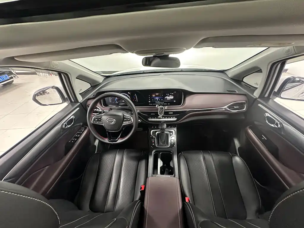 GAC Motor Trumpchi M6 2022 — фото 16