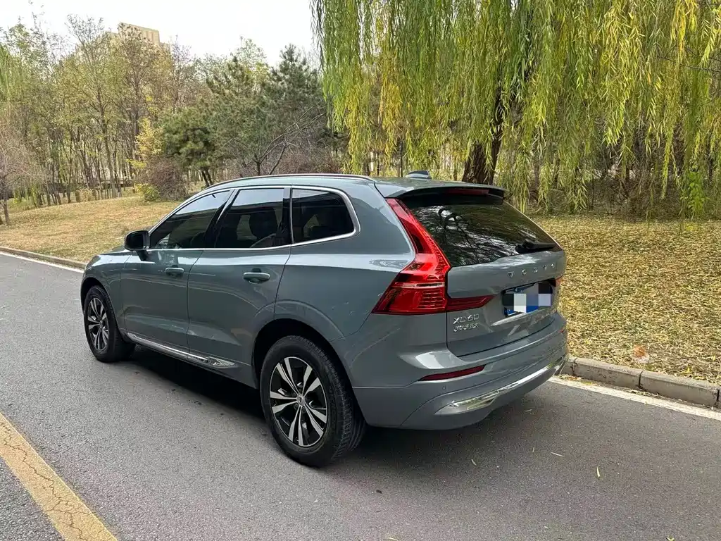 Volvo XC60 2023 — фото 4