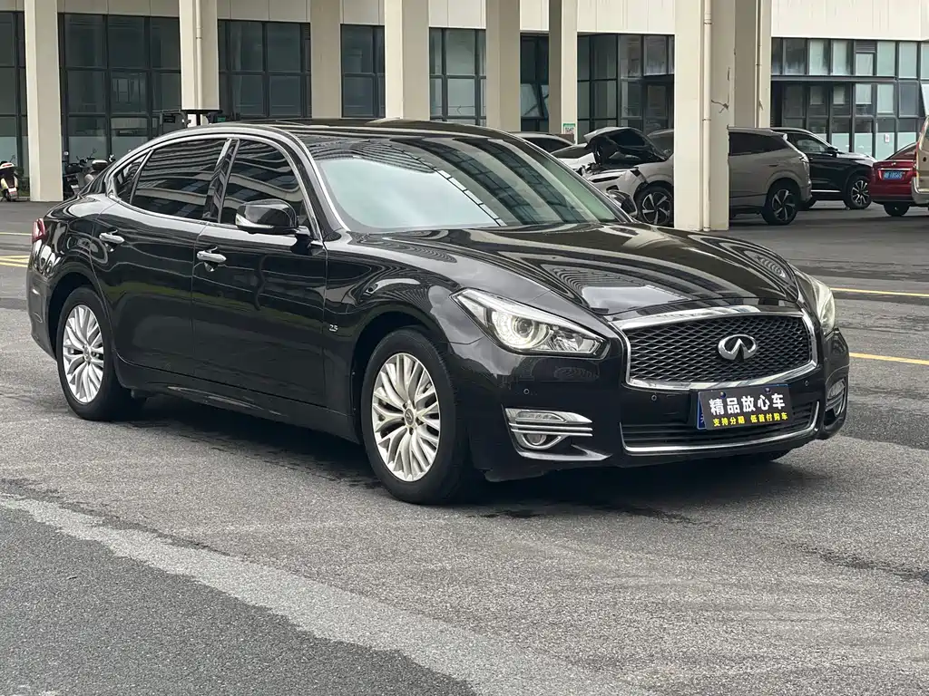 Infiniti Q70 2018 — фото 3
