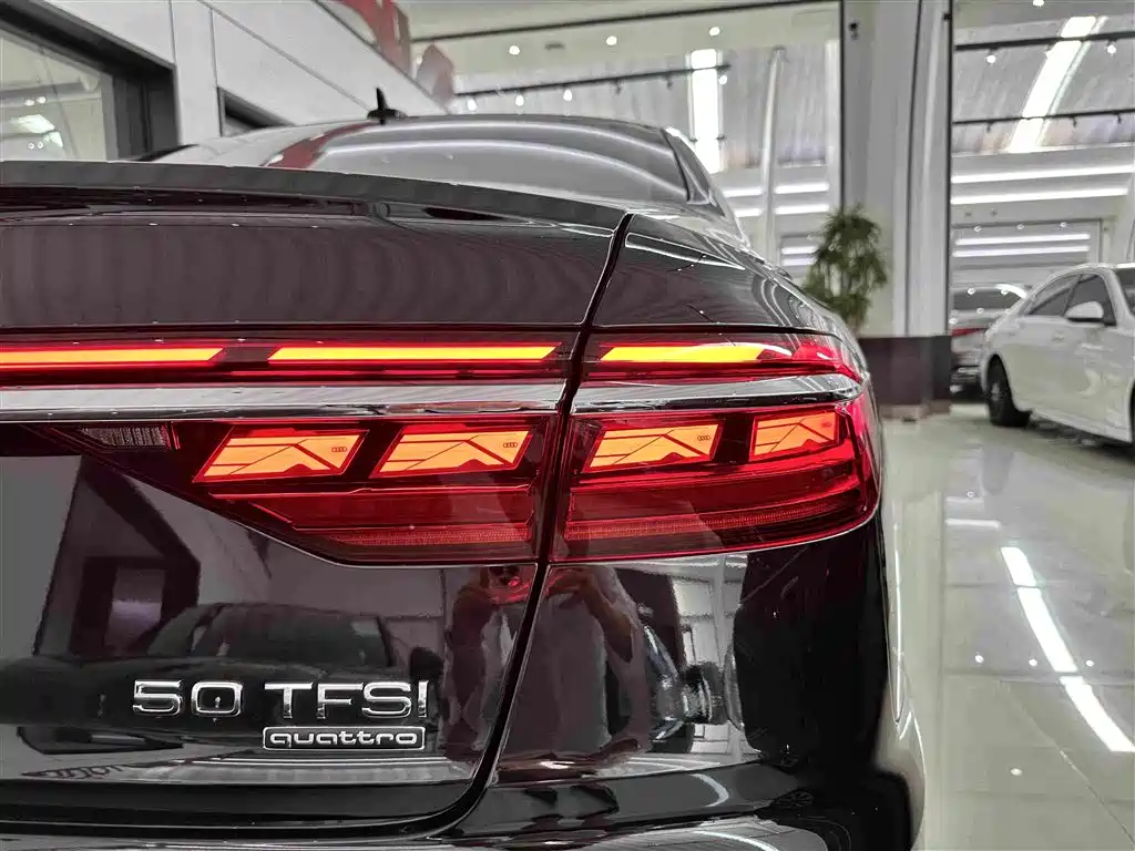 Audi A8 2023 — фото 33
