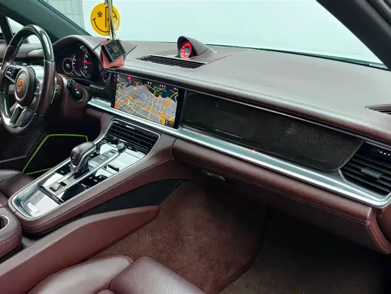 Porsche Panamera 2018 — фото 9