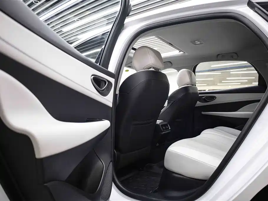 BYD Seal 05 DM-i 2025 — фото 19