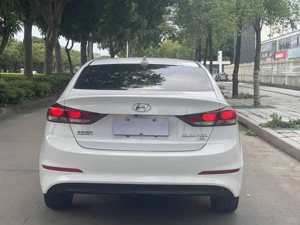 Hyundai Elantra 2017