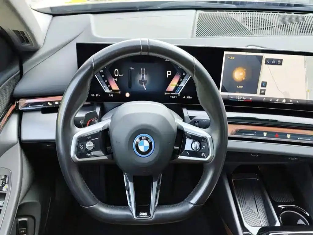 BMW i5 2025 — фото 9