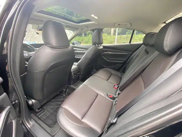 Mazda 3 Axela 2021