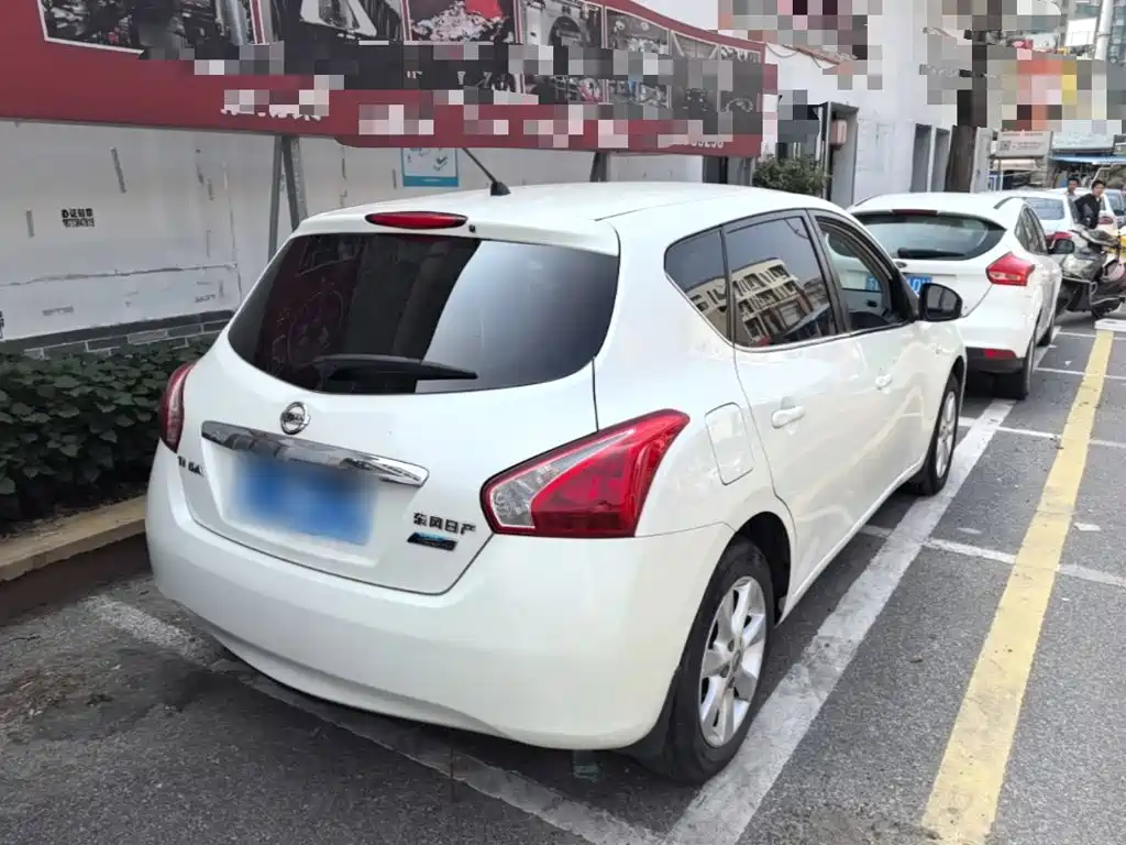 Nissan Tiida 2014