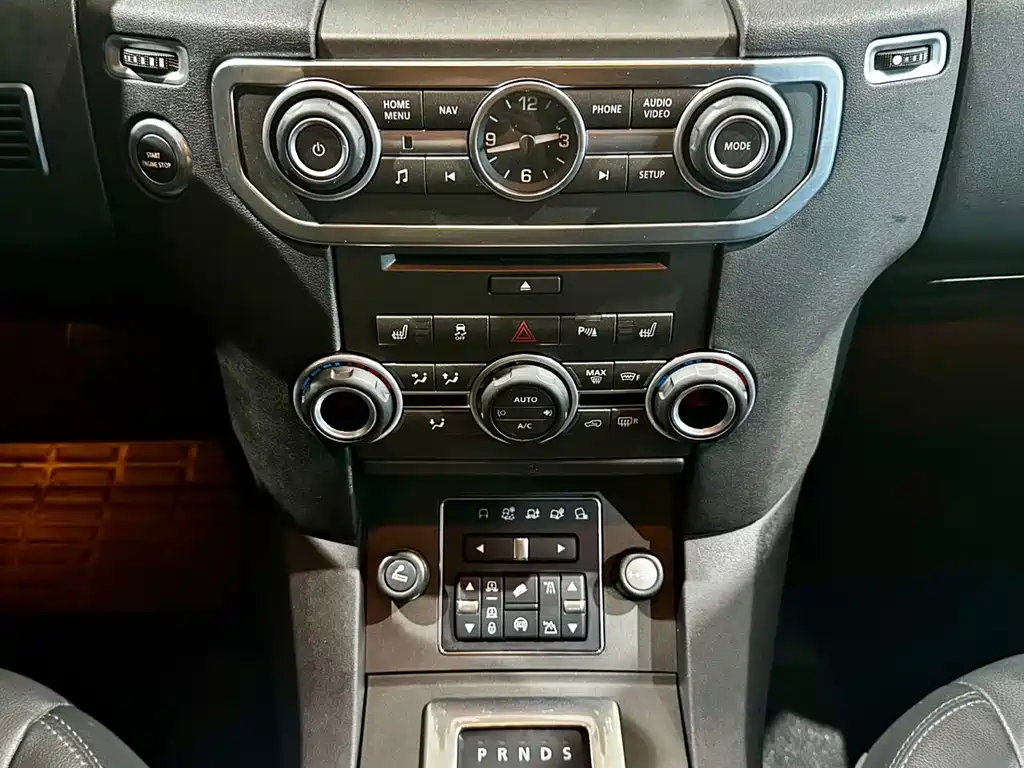 Land Rover Discovery 2016 — фото 13