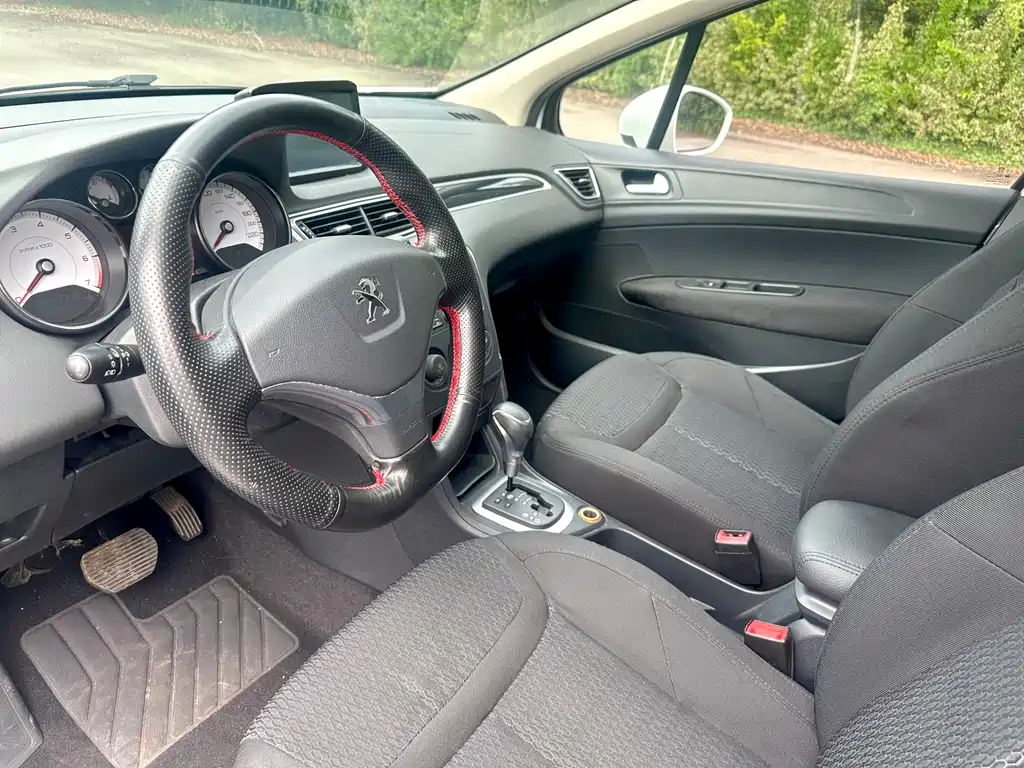 Peugeot 308 2015