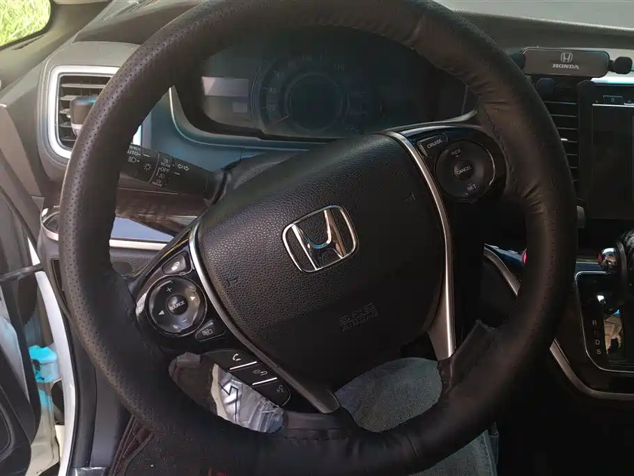 Honda Odyssey 2015 — фото 15