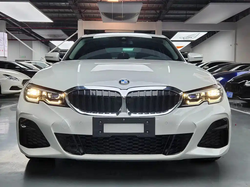 BMW 3 Series 2020 — фото 1