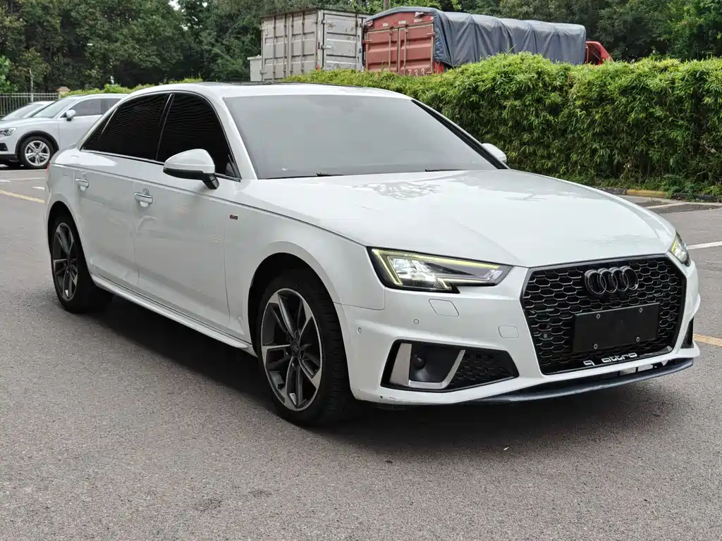 Audi A4L 2019