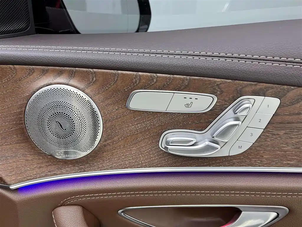 Mercedes-Benz E-Class 2023 — фото 18