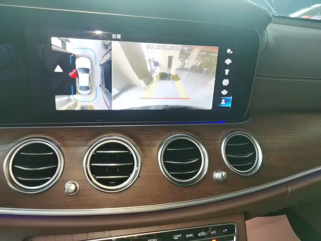 Mercedes-Benz E-Class 2023 — фото 13