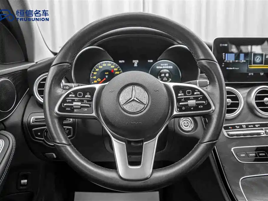 Mercedes-Benz C-Class 2019 — фото 18