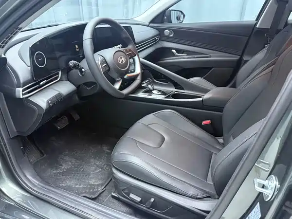 Hyundai Elantra 2023