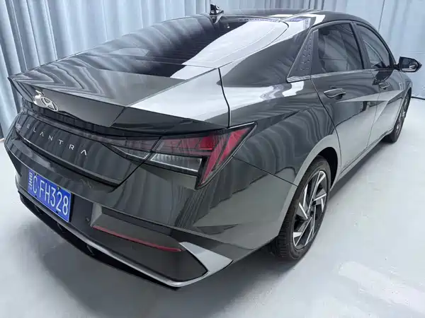 Hyundai Elantra 2023
