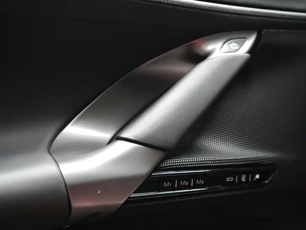 Ferrari SF90 2023 — фото 13