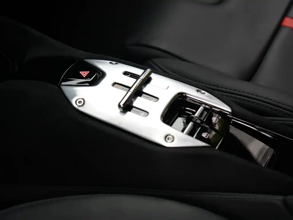 Ferrari SF90 2023 — фото 14